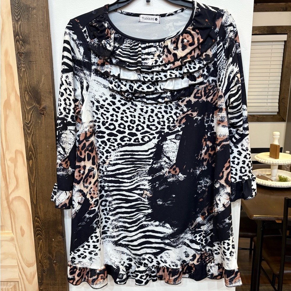 Floral & Co. Women's Animal Print Tunic Top - Black and Brown